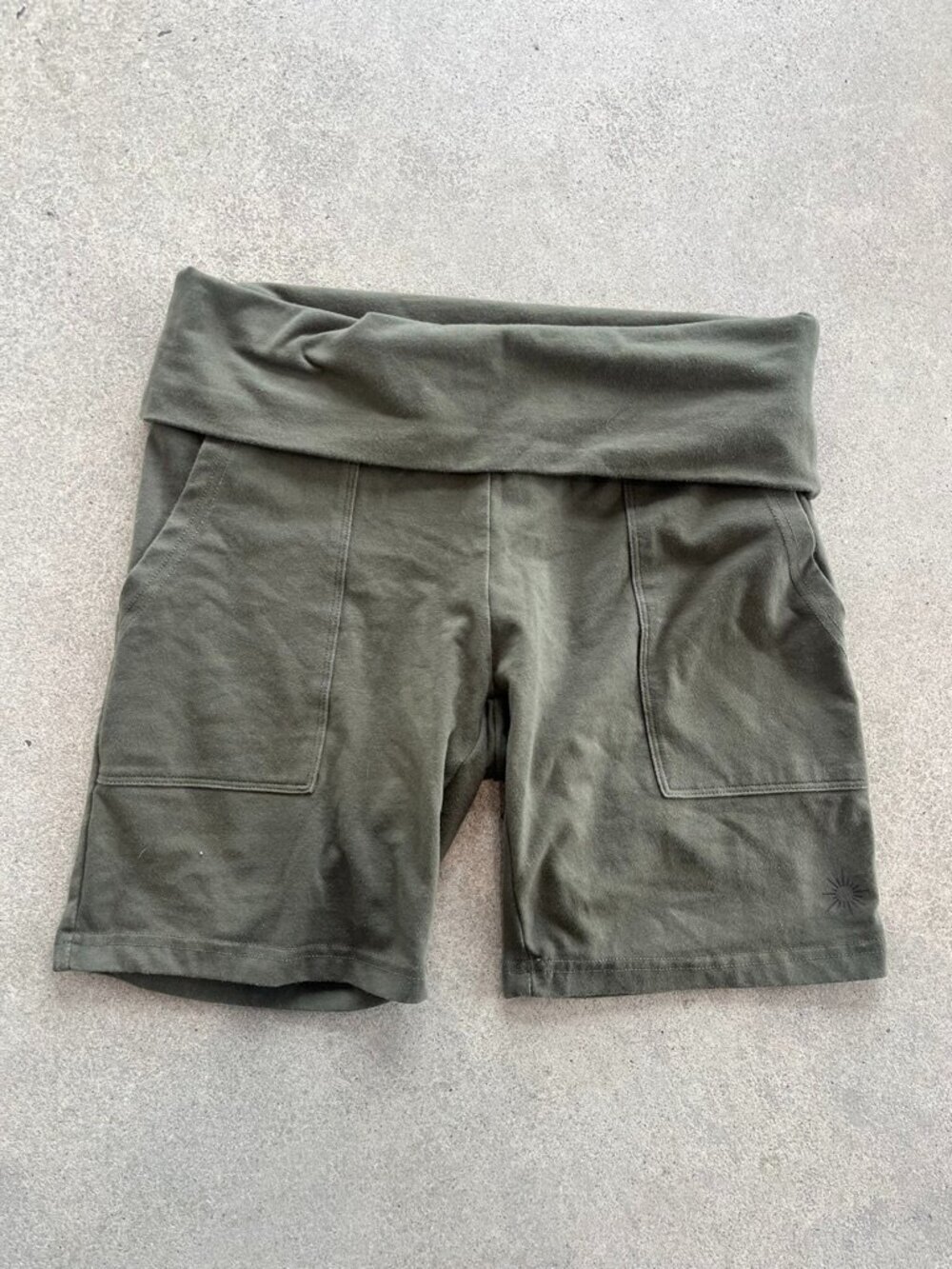 Aerie Offline Biker Shorts Size M Olive Green High Rise Pockets Athleisure - Picture 3 of 5
